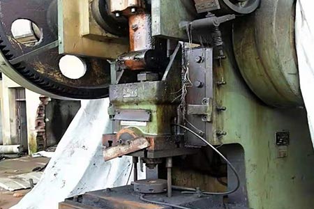 【数控回收】郴州桂阳仁义工厂模具回收公司 废钢回收
